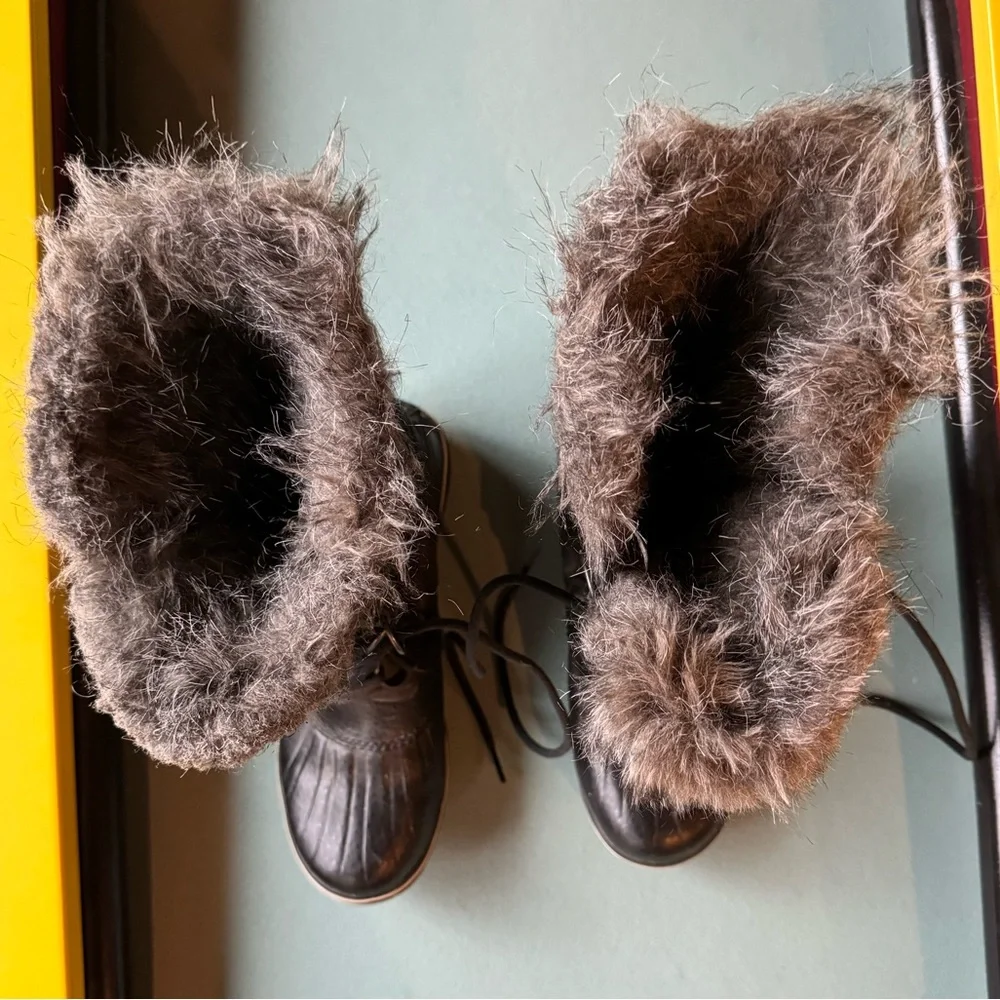 Sorel 'Tofino II' Faux Fur Lined Waterproof Boot Women’s Size 8 Waterproof - Picture 2 of 8